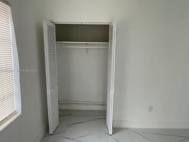 10200 NW 21st Ct, Miami, FL 33147
