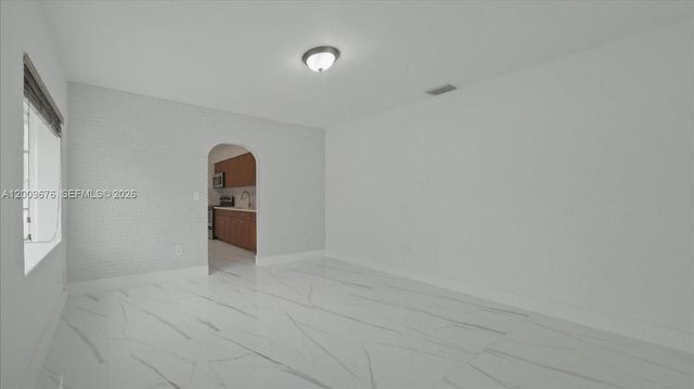 10200 NW 21st Ct, Miami, FL 33147