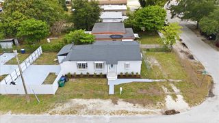 10200 NW 21st Ct, Miami, FL 33147
