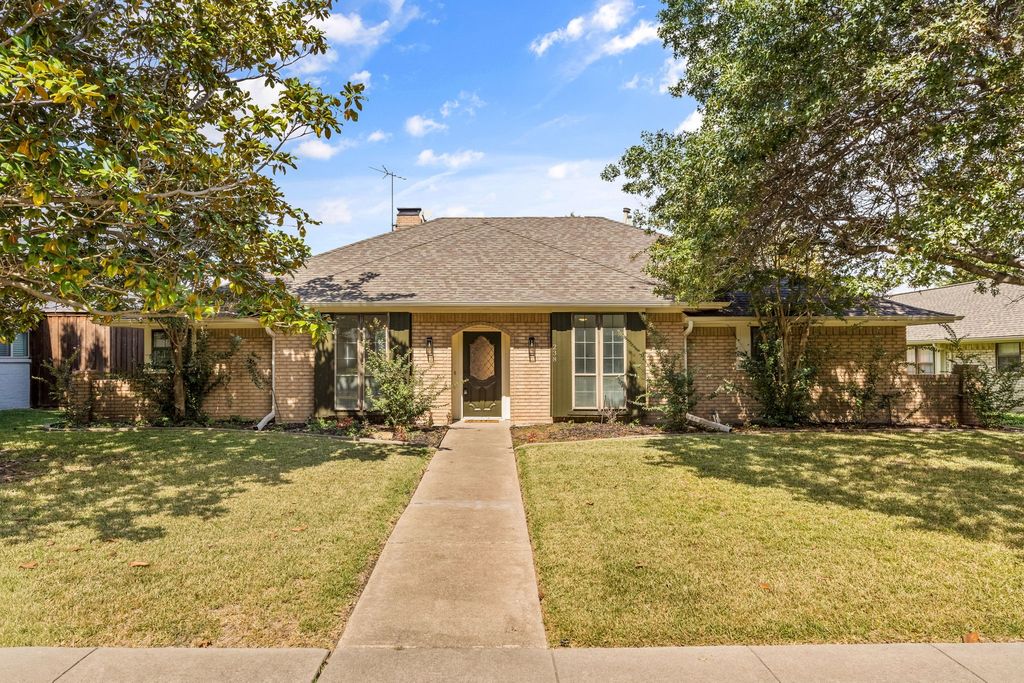 238 High Brook Drive, Richardson, TX 75080