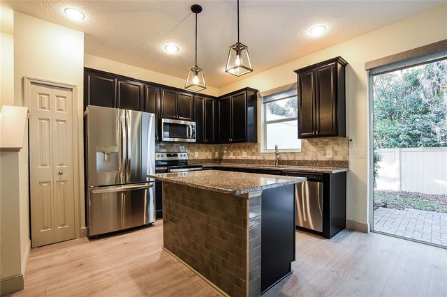 4738 CLIVEDEN LOOP, Sanford, FL 32773