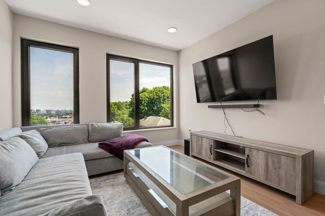 249 Corey Rd 304, Boston, MA 02135