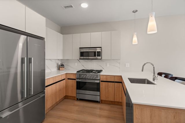 249 Corey Rd 304, Boston, MA 02135