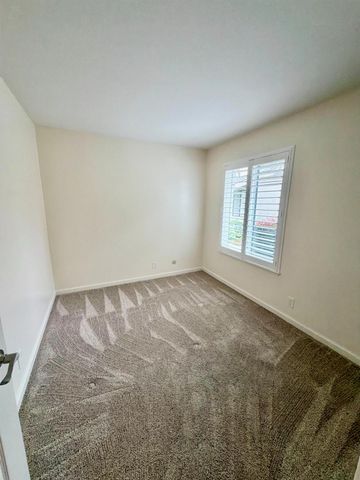 3532 W Benjamin Holt Dr, Stockton, CA 95219