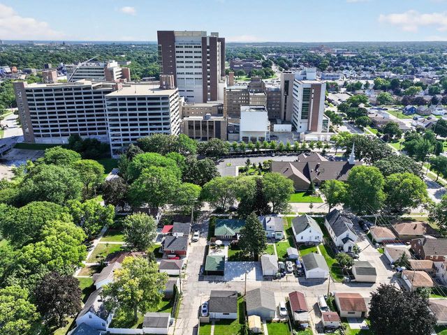 3049 S 31st STREET, Milwaukee, WI 53215