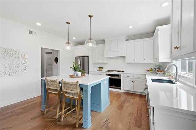 140 SE Riley Street, Lee's Summit, MO 64064