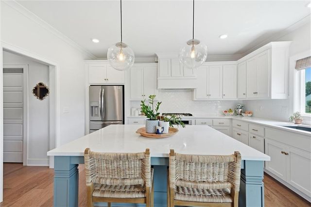 140 SE Riley Street, Lee's Summit, MO 64064