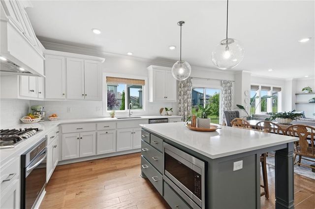 140 SE Riley Street, Lee's Summit, MO 64064