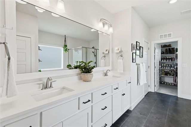 140 SE Riley Street, Lee's Summit, MO 64064