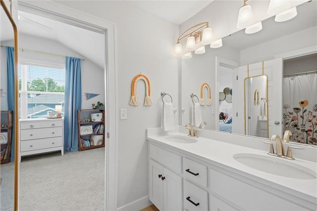 140 SE Riley Street, Lee's Summit, MO 64064