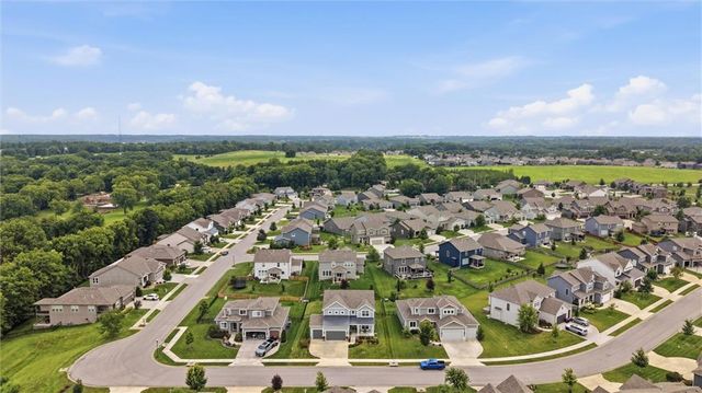 140 SE Riley Street, Lee's Summit, MO 64064