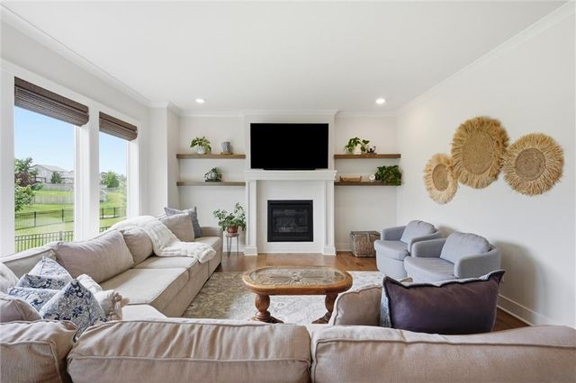 140 SE Riley Street, Lee's Summit, MO 64064