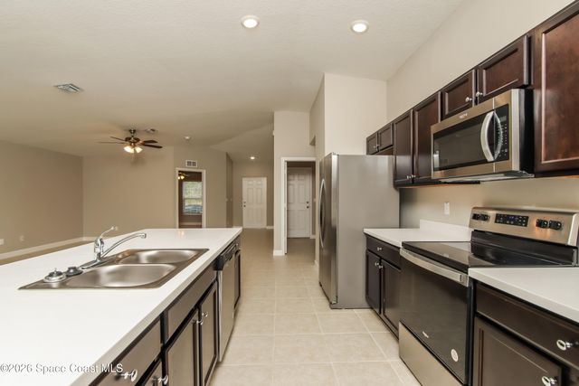 2110 Watkins Road SE, Palm Bay, FL 32909
