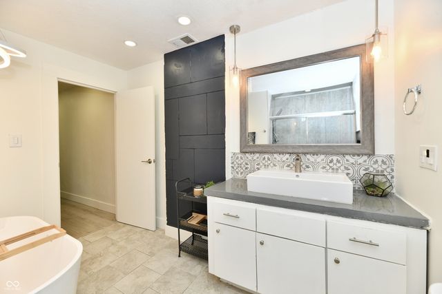 1210 S Senate Avenue, Indianapolis, IN 46225