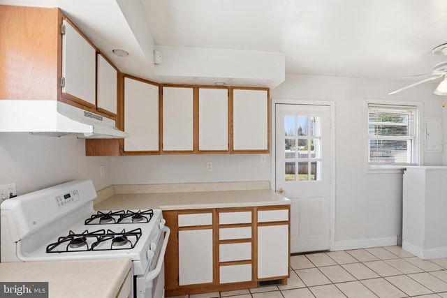 444 COLONIAL RD, Bellmawr, NJ 08031