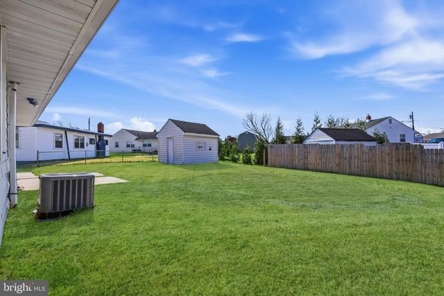 444 COLONIAL RD, Bellmawr, NJ 08031