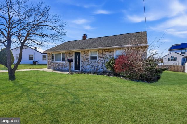 444 COLONIAL RD, Bellmawr, NJ 08031