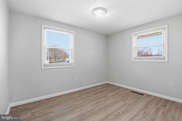 444 COLONIAL RD, Bellmawr, NJ 08031