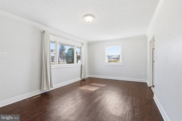 444 COLONIAL RD, Bellmawr, NJ 08031