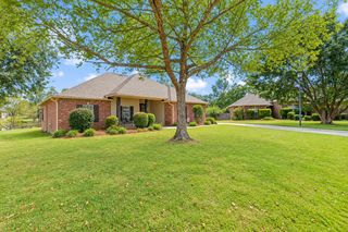 25 Lakeland, Petal, MS 39465