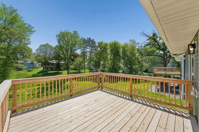 1886 Desoto Street N, Maplewood, MN 55117