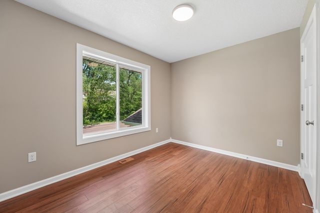1886 Desoto Street N, Maplewood, MN 55117