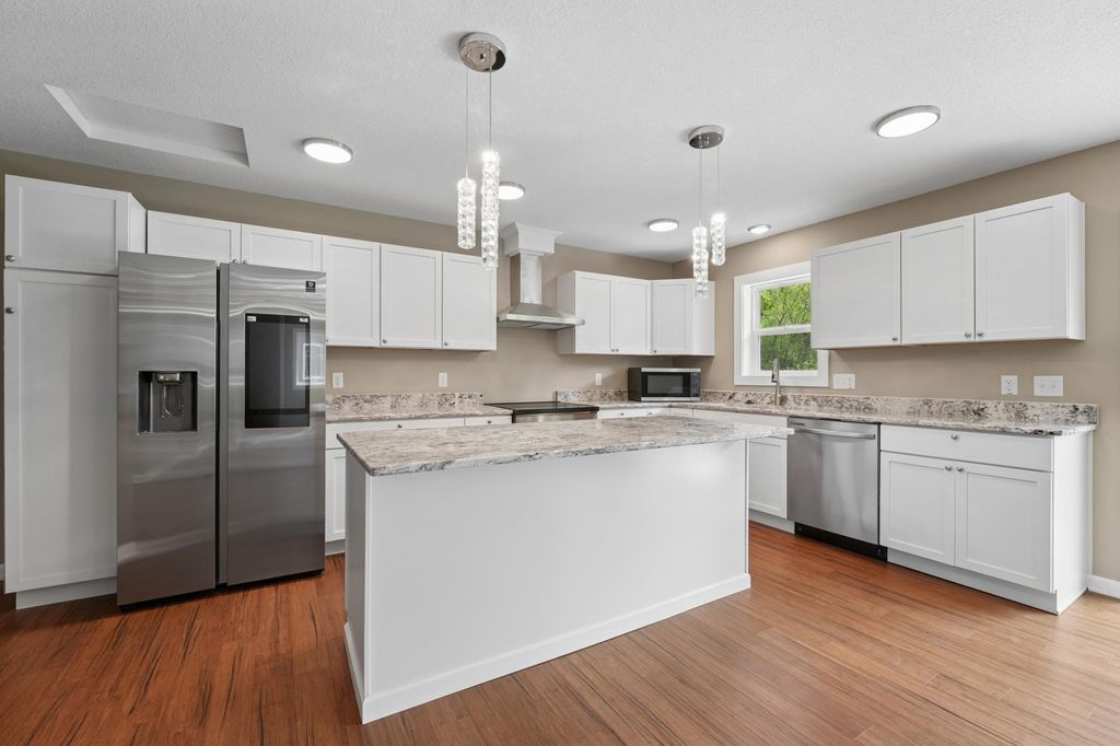 1886 Desoto Street N, Maplewood, MN 55117 — photo 2