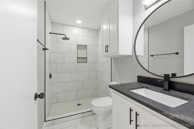 537 E F Street, Jenks, OK 74037