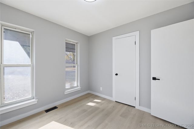 537 E F Street, Jenks, OK 74037