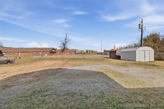 537 E F Street, Jenks, OK 74037