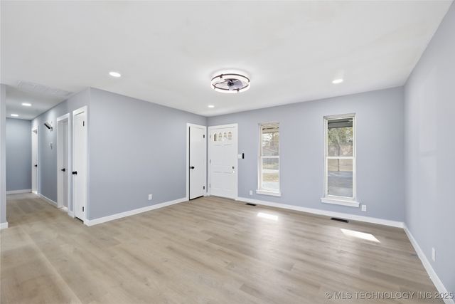 537 E F Street, Jenks, OK 74037