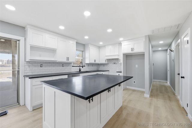 537 E F Street, Jenks, OK 74037