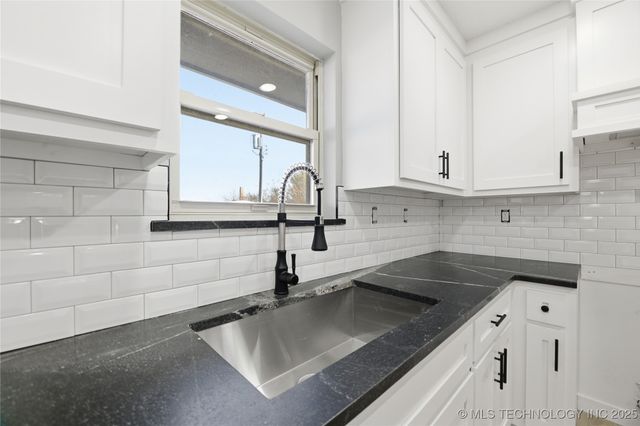 537 E F Street, Jenks, OK 74037