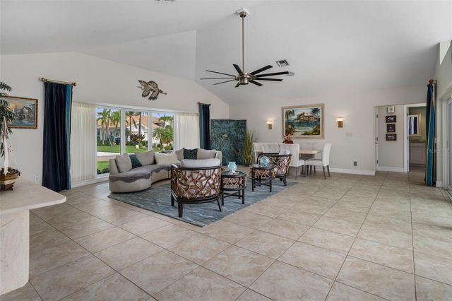 4928 61ST AVENUE S, St Petersburg, FL 33715