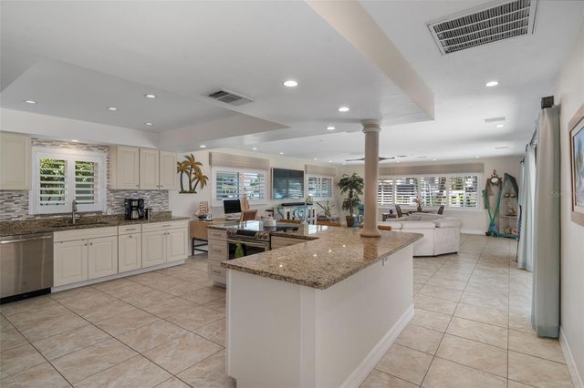 4928 61ST AVENUE S, St Petersburg, FL 33715