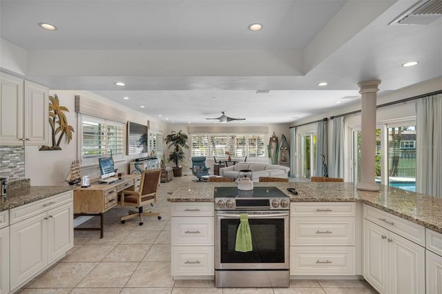 4928 61ST AVENUE S, St Petersburg, FL 33715