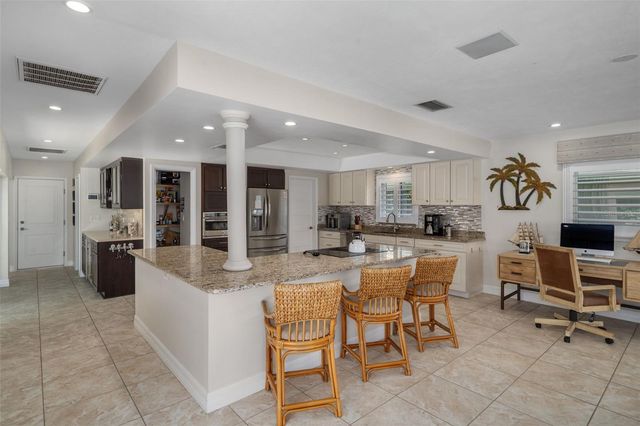 4928 61ST AVENUE S, St Petersburg, FL 33715