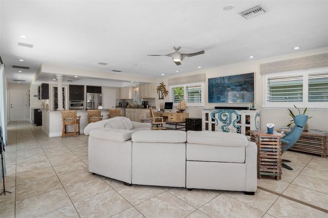 4928 61ST AVENUE S, St Petersburg, FL 33715