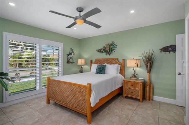 4928 61ST AVENUE S, St Petersburg, FL 33715