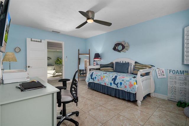 4928 61ST AVENUE S, St Petersburg, FL 33715