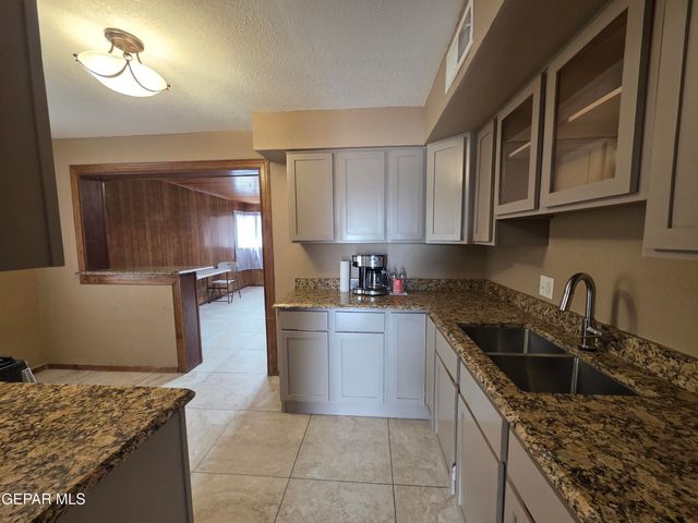 8358 CARPENTER Drive, El Paso, TX 79907