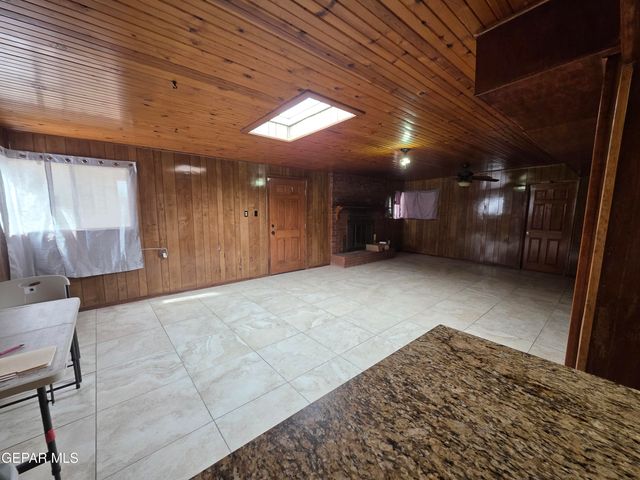 8358 CARPENTER Drive, El Paso, TX 79907