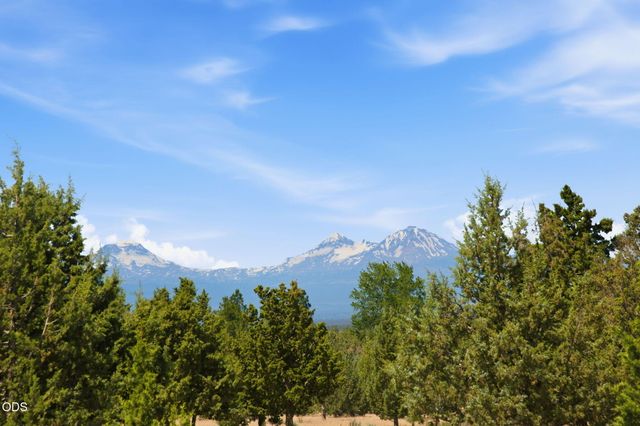 11912 SW Riggs Road, Powell Butte, OR 97753