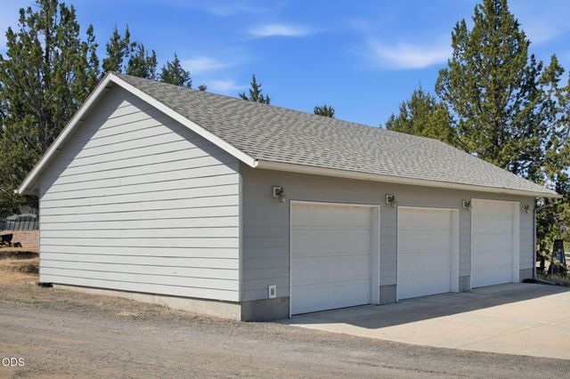 11912 SW Riggs Road, Powell Butte, OR 97753