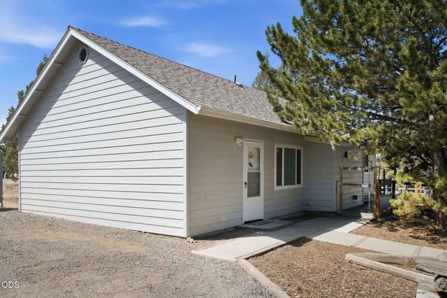 11912 SW Riggs Road, Powell Butte, OR 97753