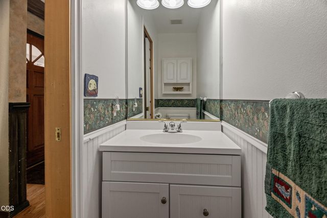11912 SW Riggs Road, Powell Butte, OR 97753