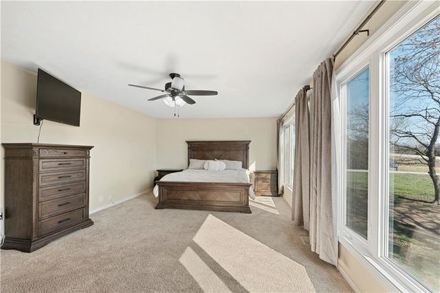 15411 E James Road, Nevada, MO 64772