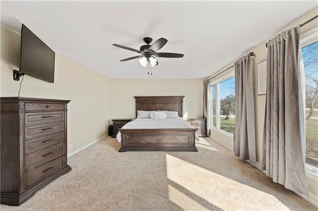 15411 E James Road, Nevada, MO 64772