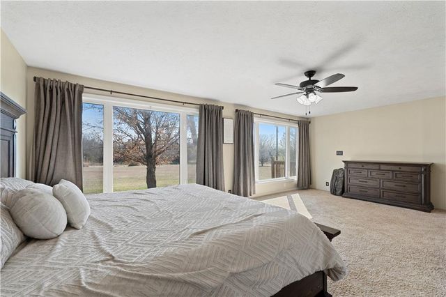 15411 E James Road, Nevada, MO 64772