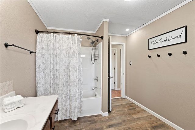 15411 E James Road, Nevada, MO 64772